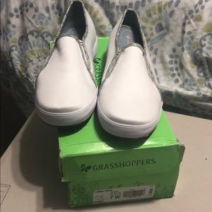 Grasshoppers Cammy White size 7W New